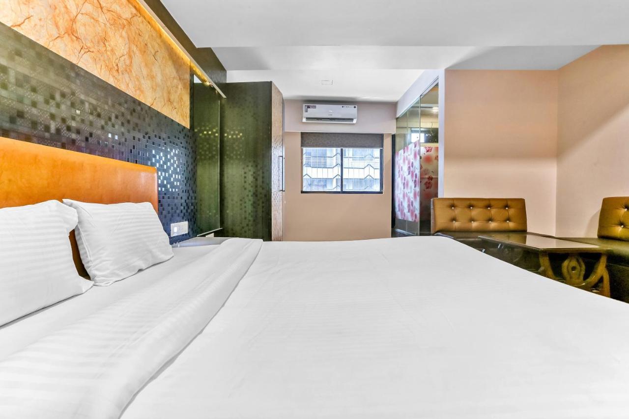 Oyo Flagship 83396 Hotel Vinyasa Residency Мумбаї Екстер'єр фото