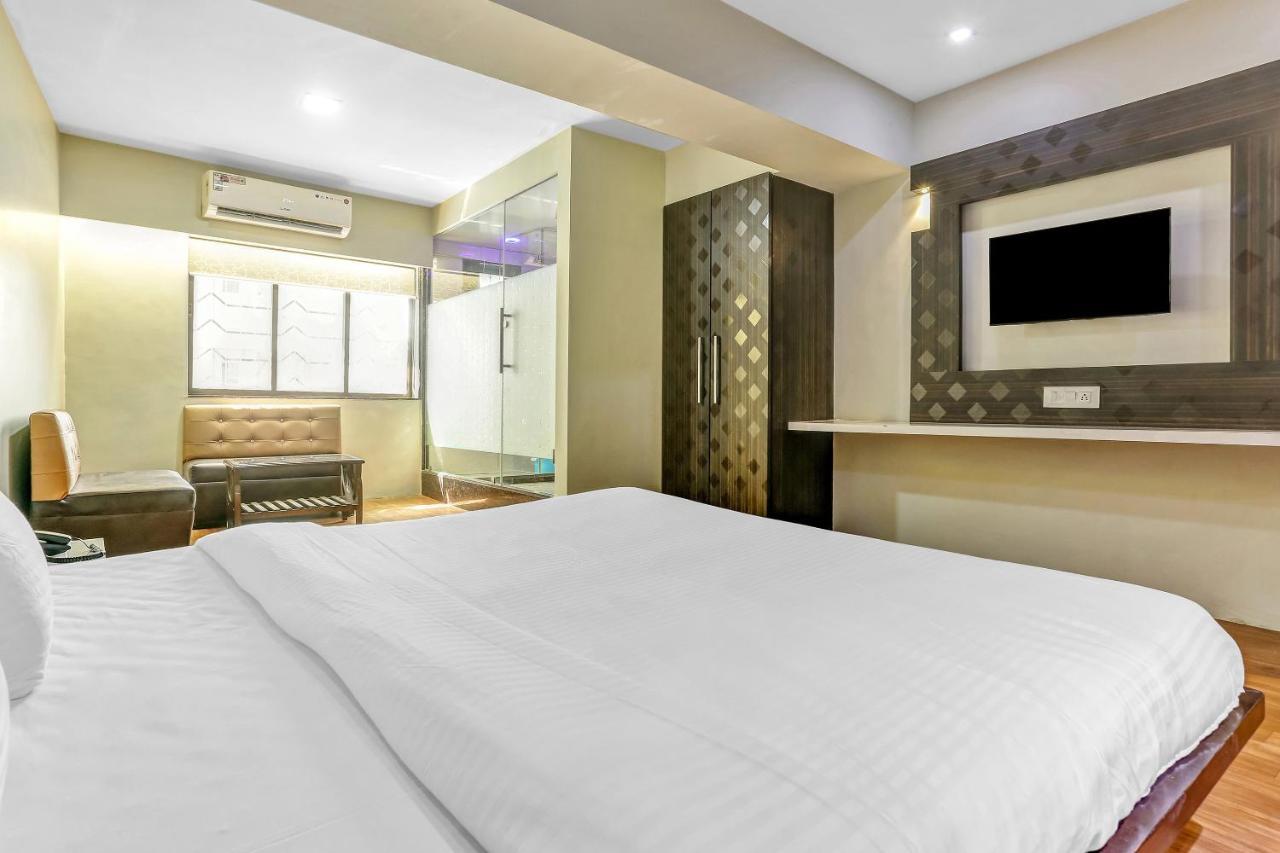 Oyo Flagship 83396 Hotel Vinyasa Residency Мумбаї Екстер'єр фото