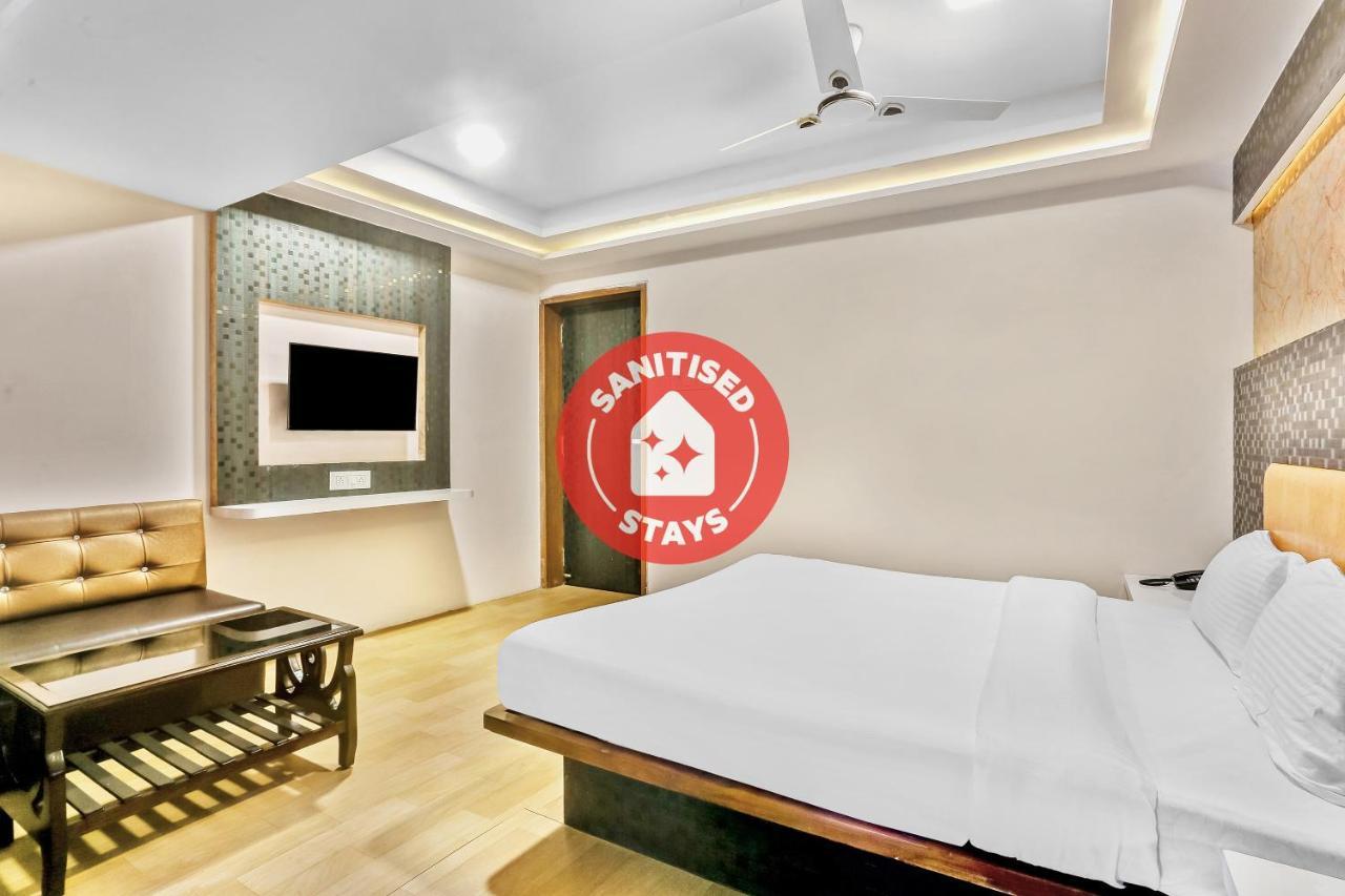 Oyo Flagship 83396 Hotel Vinyasa Residency Мумбаї Екстер'єр фото