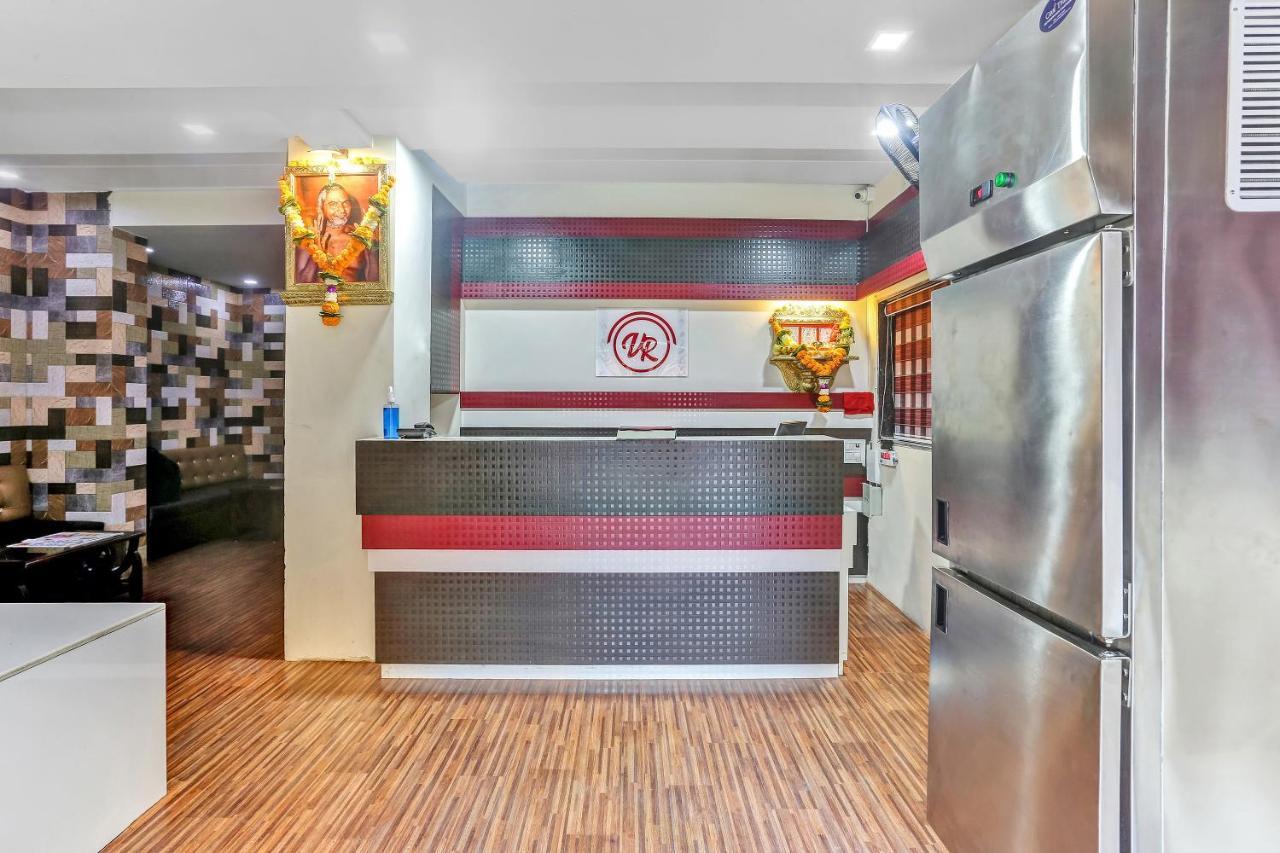 Oyo Flagship 83396 Hotel Vinyasa Residency Мумбаї Екстер'єр фото