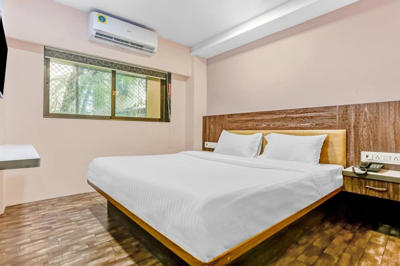 Oyo Flagship 83396 Hotel Vinyasa Residency Мумбаї Екстер'єр фото